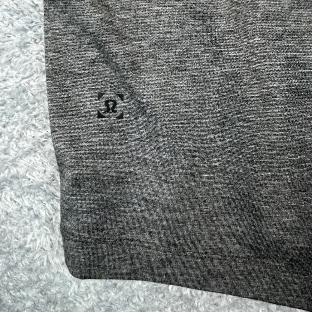 Lululemon Mens Short Sleeve Polo Shirt Heathered Charcoal Grey Activewear Golf